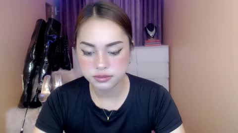 Snapshot of 1miracle_tranny chatting on 05/03/26, 05:57 1miracle_tranny online show from 05/03/26, 05:57