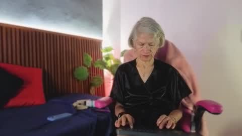 Miss Monserrate online show from 02/07/26, 01:04