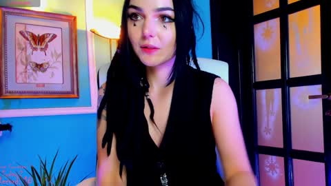 Moona  online show from 02/08/25, 01:54