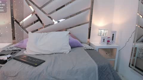 Snapshot of 1naughty_milf chatting on 01/17/25, 02:50 Luisa online show from 01/17/25, 02:50