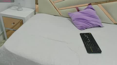 Snapshot of 1naughty_milf chatting on 03/07/25, 08:13 Luisa online show from 03/07/25, 08:13