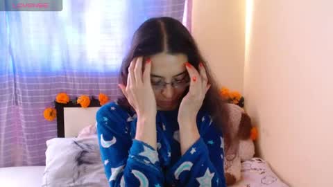 paola online show from 11/12/25, 10:52