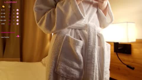 VICTORIA online show from 11/13/25, 01:04