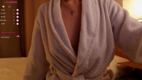 VICTORIA online show from 11/18/25, 05:34