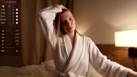 VICTORIA online show from 12/19/25, 01:12