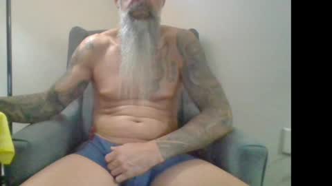 Snapshot of 1theone12 chatting on 05/17/26, 04:25 1theone12 online show from 05/17/26, 04:25