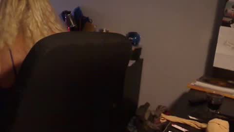 Susan online show from 12/05/24, 01:47