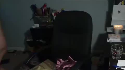 Susan online show from 10/17/25, 01:53