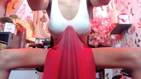 Snapshot of 21cmmusclecockts chatting on 10/11/25, 04:38 mharjorie online show from 10/11/25, 04:38