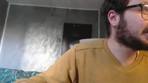 Snapshot of 21jus chatting on 10/13/25, 11:43 21jus online show from 10/13/25, 11:43