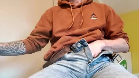 22_acacia_avenue online show from 02/14/26, 09:39