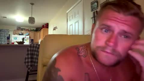 Snapshot of 22bigelo2316 chatting on 10/13/25, 04:01 22bigelo2316 online show from 10/13/25, 04:01