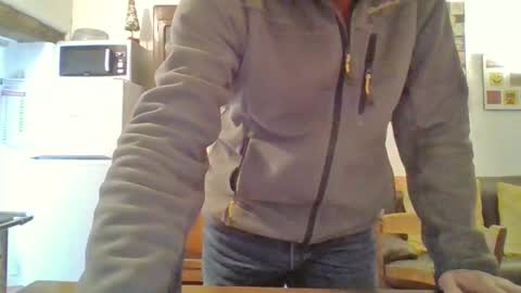 22esserre online show from 02/19/25, 01:39