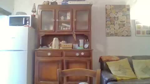 22esserre online show from 10/03/25, 01:08