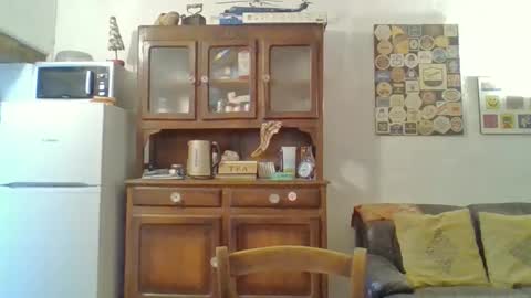 22esserre online show from 12/01/25, 12:43