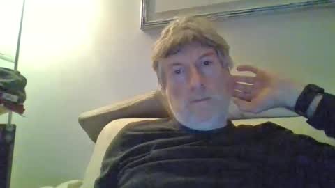 Snapshot of 22esserre chatting on 03/12/26, 10:05 22esserre online show from 03/12/26, 10:05