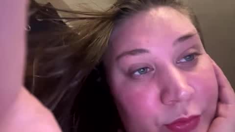 Snapshot of 22thickfatpussy chatting on 11/19/25, 10:10 22thickfatpussy online show from 11/19/25, 10:10