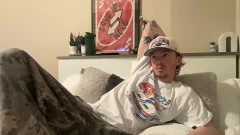 Snapshot of 26sneakers chatting on 12/21/24, 03:25 26sneakers online show from 12/21/24, 03:25