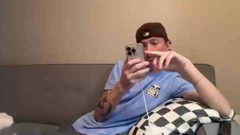 Snapshot of 26sneakers chatting on 10/10/25, 11:37 26sneakers online show from 10/10/25, 11:37