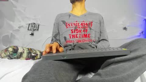 2_fire online show from 10/24/25, 08:38