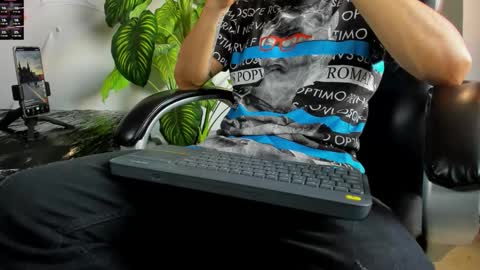 2_fire online show from 11/01/25, 09:17