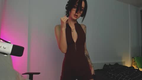 Snapshot of 2b_ chatting on 11/06/25, 03:40 Sasha weekend from 14 to 27 November online show from 11/06/25, 03:40