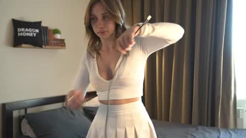 Snapshot of 2girls_1dream chatting on 05/19/26, 02:34 Elley online show from 05/19/26, 02:34