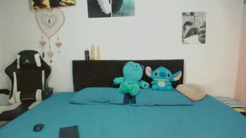 Snapshot of 2girls__dream chatting on 05/28/26, 03:42 samantha sharon online show from 05/28/26, 03:42