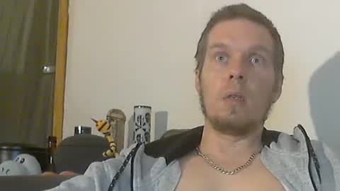 Snapshot of 2small4you83 chatting on 12/18/24, 02:28 2small4you83 online show from 12/18/24, 02:28