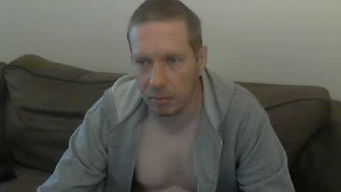 2small4you83 online show from 06/05/26, 11:05