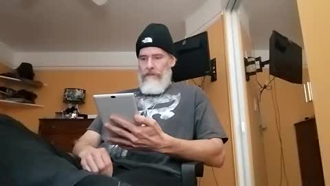 Snapshot of 32666damon chatting on 12/23/25, 03:26 32666damon online show from 12/23/25, 03:26