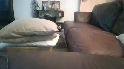 Snapshot of 33uk3 chatting on 03/03/25, 08:38 33UK online show from 03/03/25, 08:38