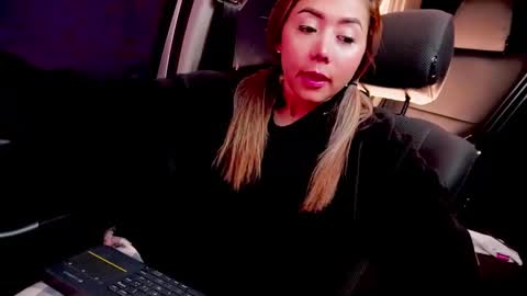 Snapshot of 3kam_amazonian chatting on 10/15/25, 11:21 independent model online show from 10/15/25, 11:21