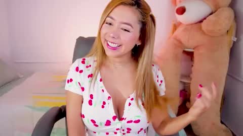 independent model online show from 02/22/26, 06:13