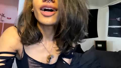 Nicky online show from 12/22/24, 03:44