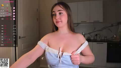 Snapshot of 3va_nyx chatting on 02/05/26, 06:12 Eva online show from 02/05/26, 06:12