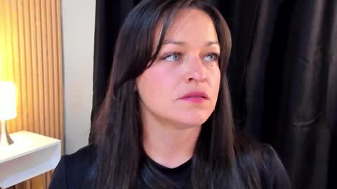 ... .     Angel     . ... online show from 09/17/25, 09:27