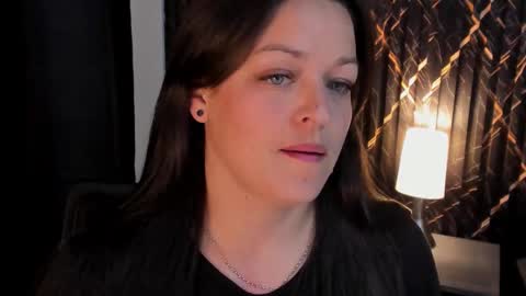 ... .     Angel     . ... online show from 10/13/25, 09:59