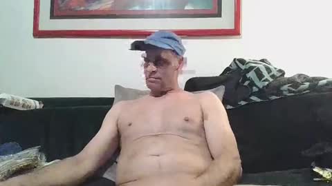 Snapshot of 4nuf chatting on 12/24/24, 09:28 4nuf online show from 12/24/24, 09:28