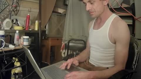 4u2keeplockedup online show from 10/10/25, 11:09