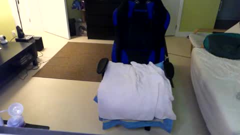 Larese Carlo online show from 10/15/25, 03:50