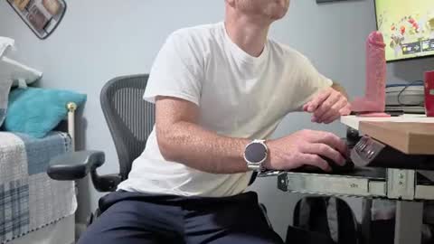 Snapshot of 5ft5 chatting on 06/18/26, 03:27 Hi Five The Short Guy online show from 06/18/26, 03:27