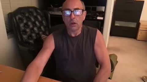 daddy vegas  for single women and couples here online show from 01/10/26, 03:08