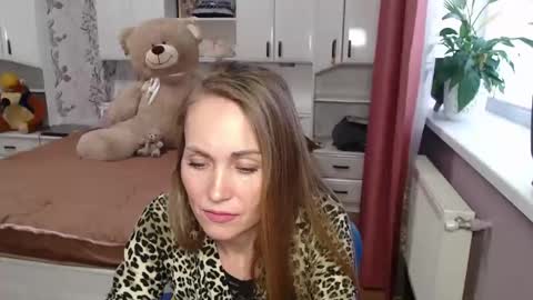 69sexysecret691984 online show from 02/18/25, 08:27