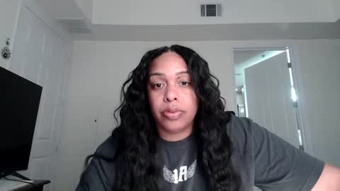 Snapshot of 6ft3bbwoneofakind chatting on 08/01/26, 06:29 Jazzy Girl online show from 08/01/26, 06:29