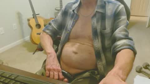 6stringer62 online show from 02/19/25, 01:51