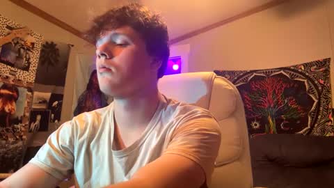 Snapshot of 710lemonade420 chatting on 02/17/25, 08:09 lemonade online show from 02/17/25, 08:09