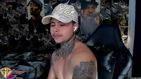 Snapshot of 777_stefantransmen chatting on 06/24/26, 02:16 Stefan online show from 06/24/26, 02:16