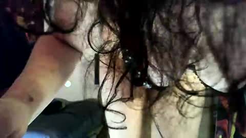 Snapshot of 77lilu chatting on 02/19/25, 09:36 Lilu online show from 02/19/25, 09:36