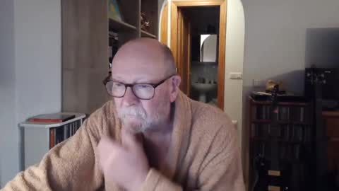  Papi  online show from 03/11/25, 05:02